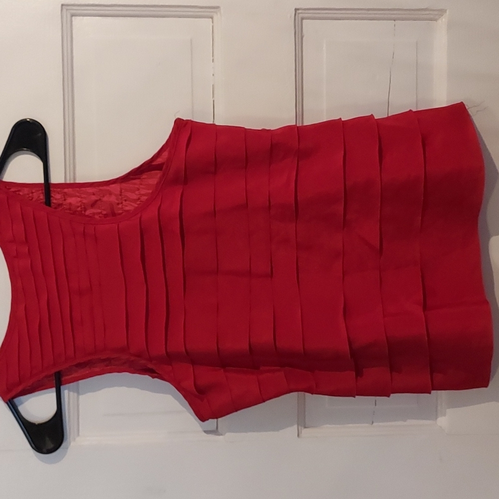 Layered Tank - Picture 2 of 2